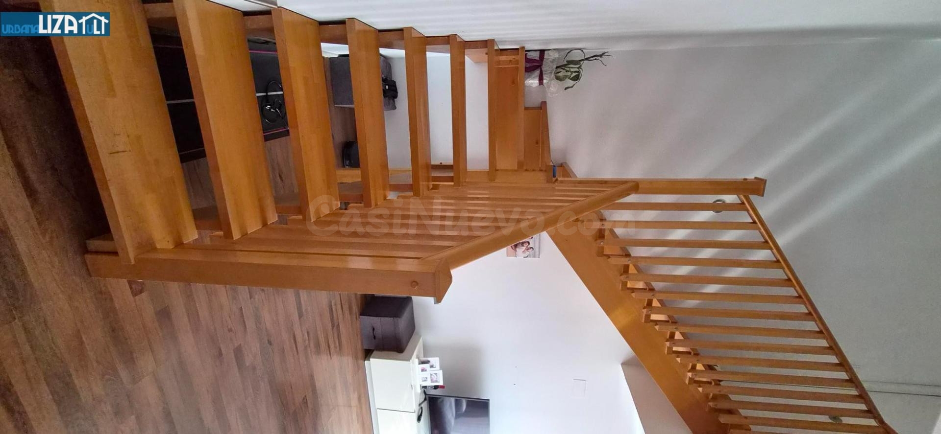 Impecable Ático en Venta con Terraza Privada y Acceso a Piscina - foto 4