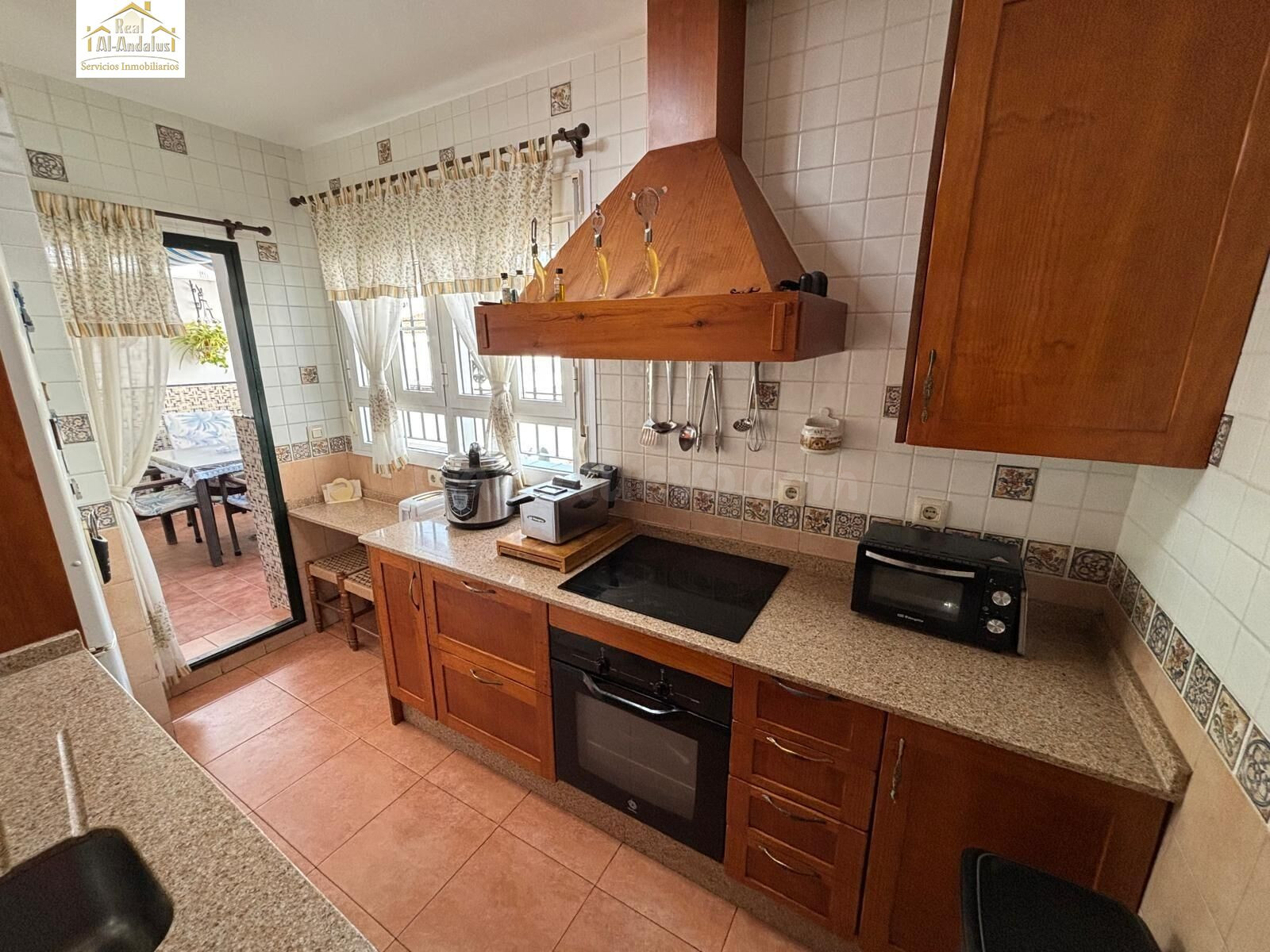 MAGNIFICA CASA  EN PRIMERA PLANTA EN EL CENTRO DE PUERTO REAL - foto 3