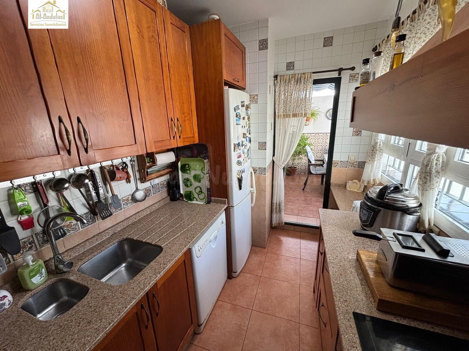 MAGNIFICA CASA  EN PRIMERA PLANTA EN EL CENTRO DE PUERTO REAL - foto 4