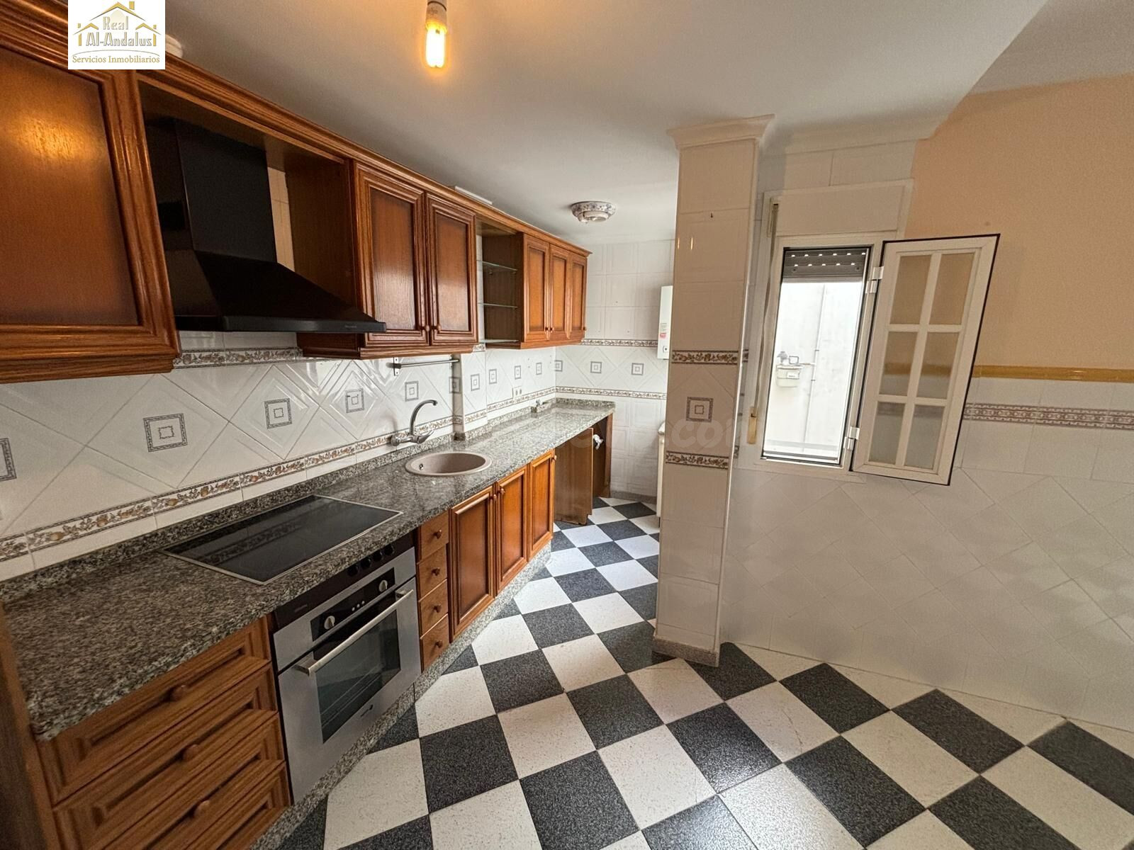 SE VENDE PISO CON ASCENSOR EN EL CENTRO DE PUERTO REAL