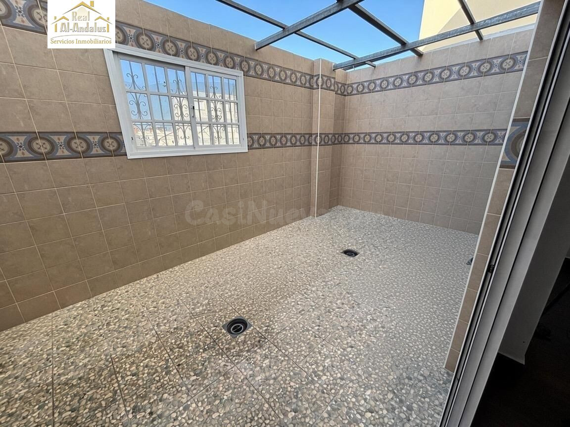 CASA EN PLANTA BAJA TOTALMENTE REFORMADA - foto 3