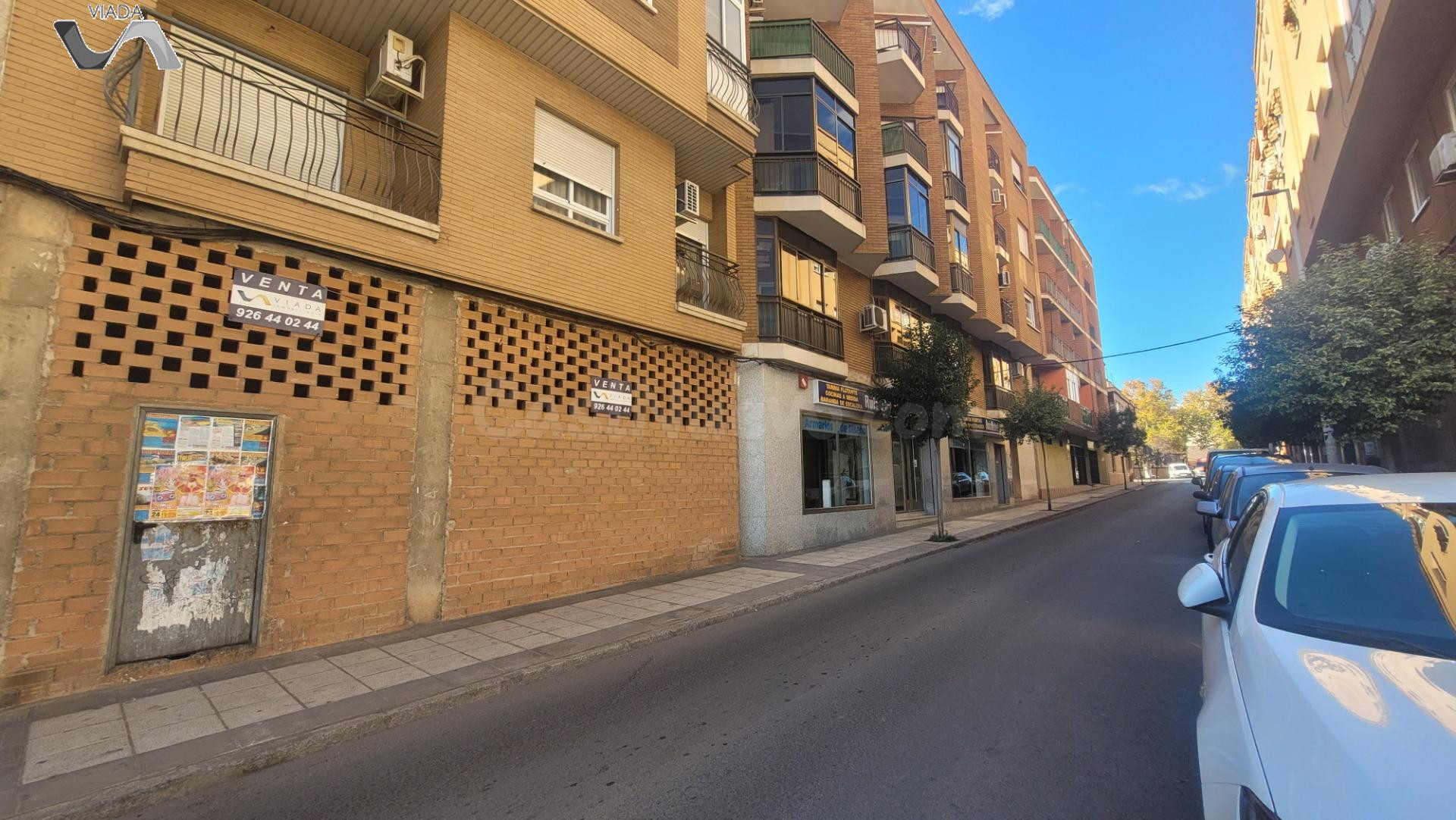 Local comercial 300m² en venta - GRAN CAPITAN - foto 2