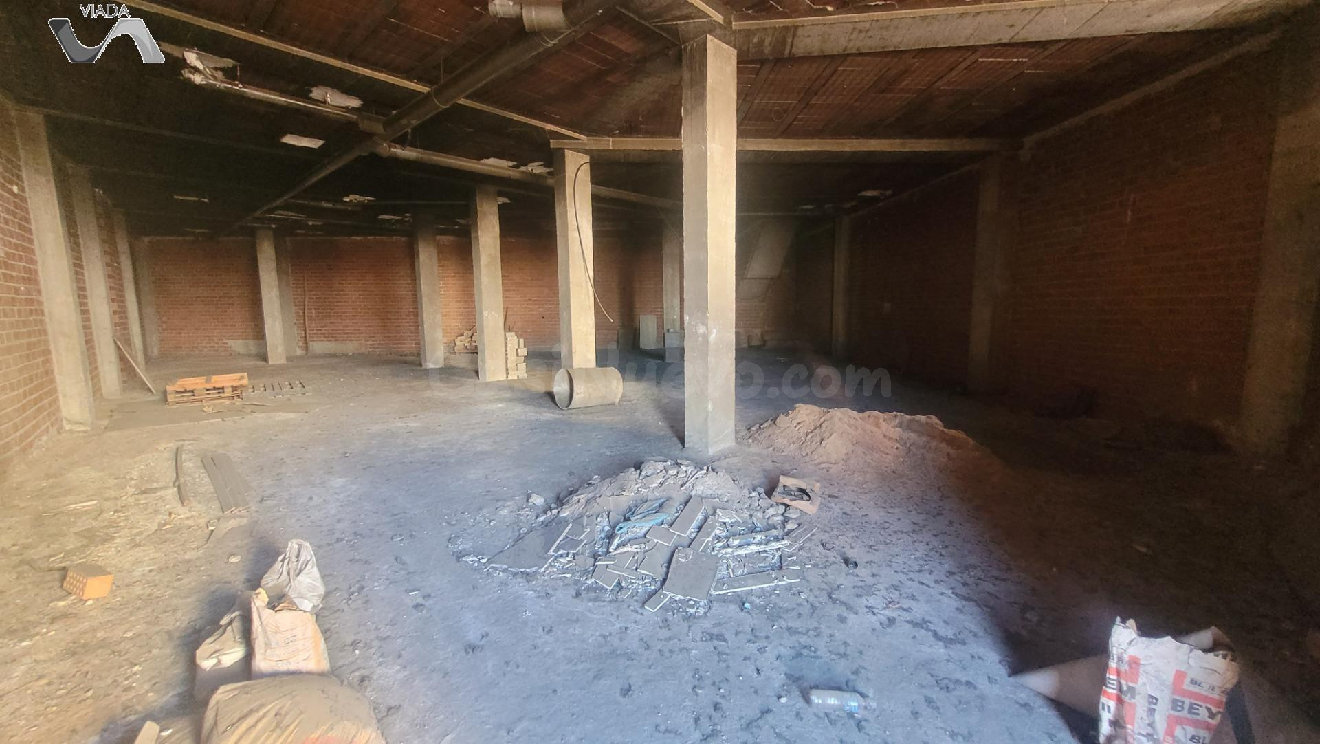Local comercial 300m² en venta - GRAN CAPITAN - foto 3