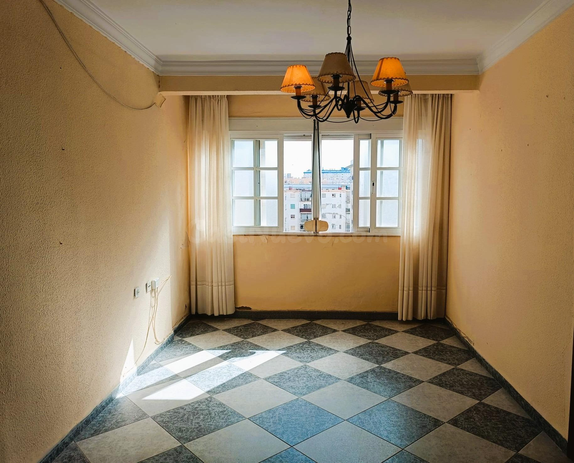Acogedor piso en Loreto - Puntales, Cádiz - foto 4
