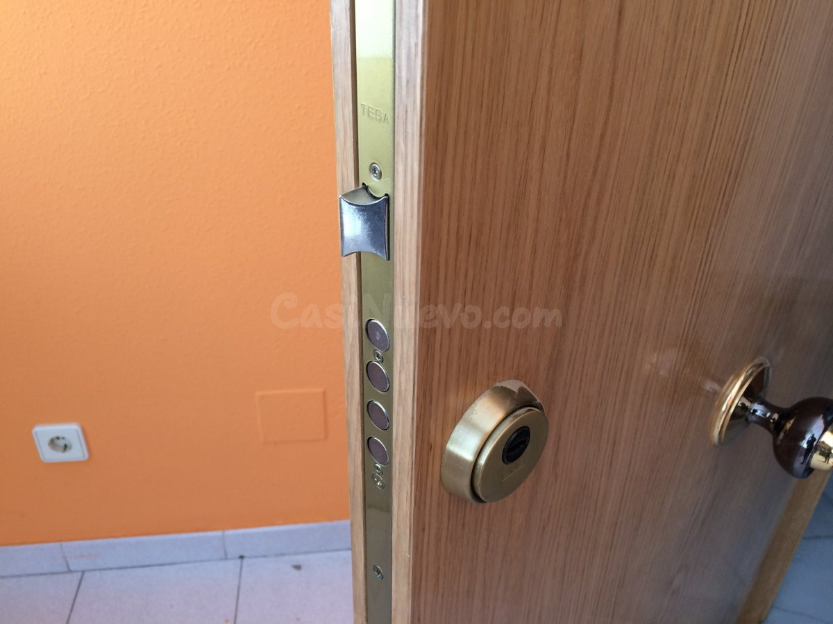 SE ALQUILA OFICINA EN EL CENTRO - foto 4