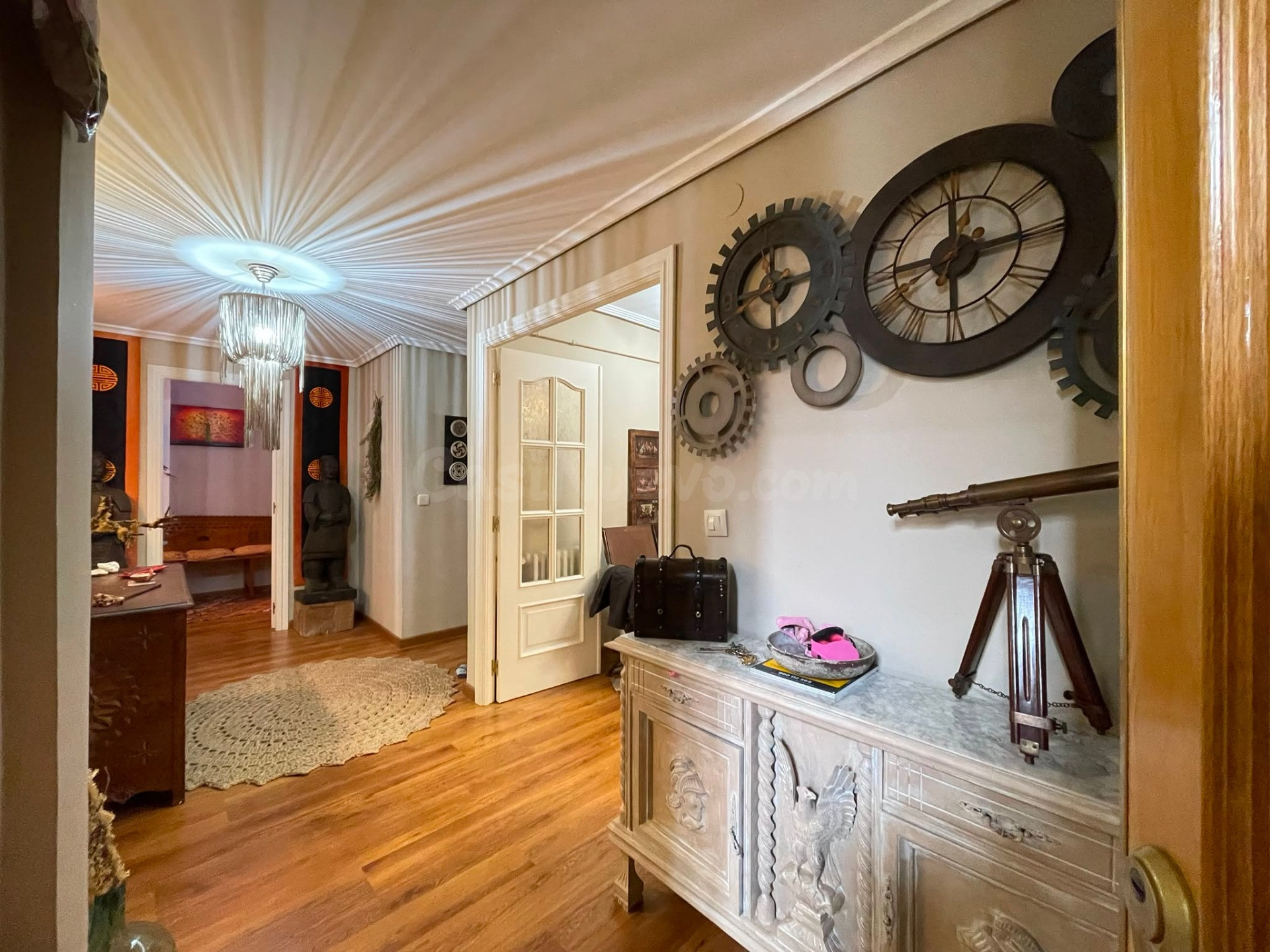 SE VENDE PISO SOLEADO CON TERRAZA EN ZONA ALTA - foto 2