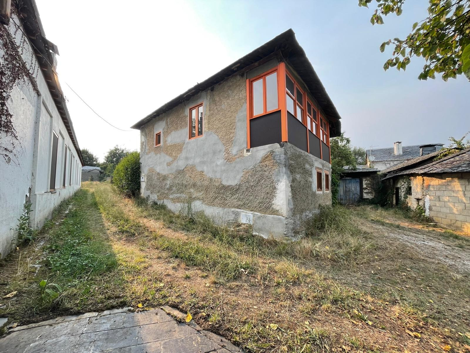 SE VENDE CASA CON ENCANTO ÚNICA EN EL BIERZO - foto 5