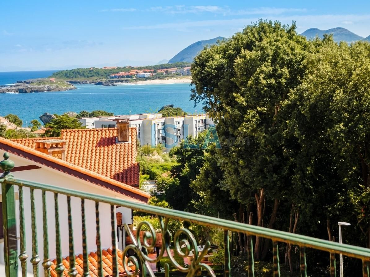UNA CASA INDIVIDUAL CON VISTAS AL MAR