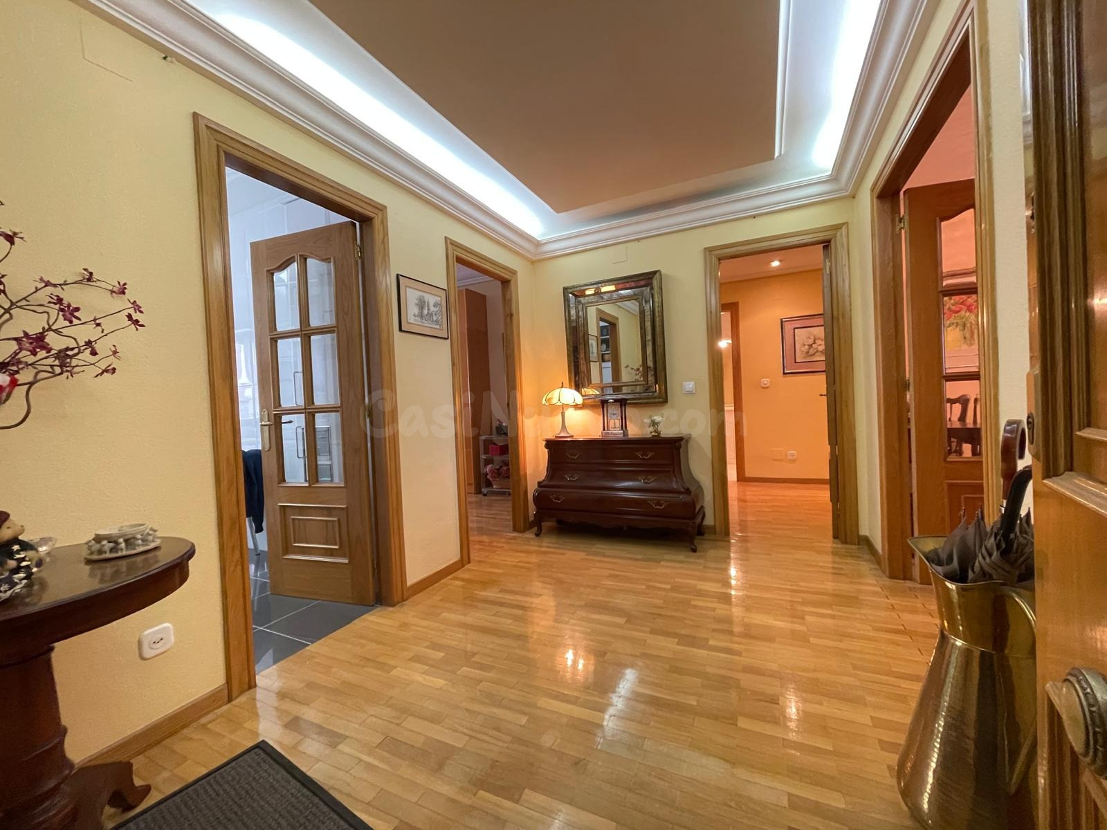 SE VENDE PISO SOLEADO CON TERRAZA ZONA CORREOS - foto 3