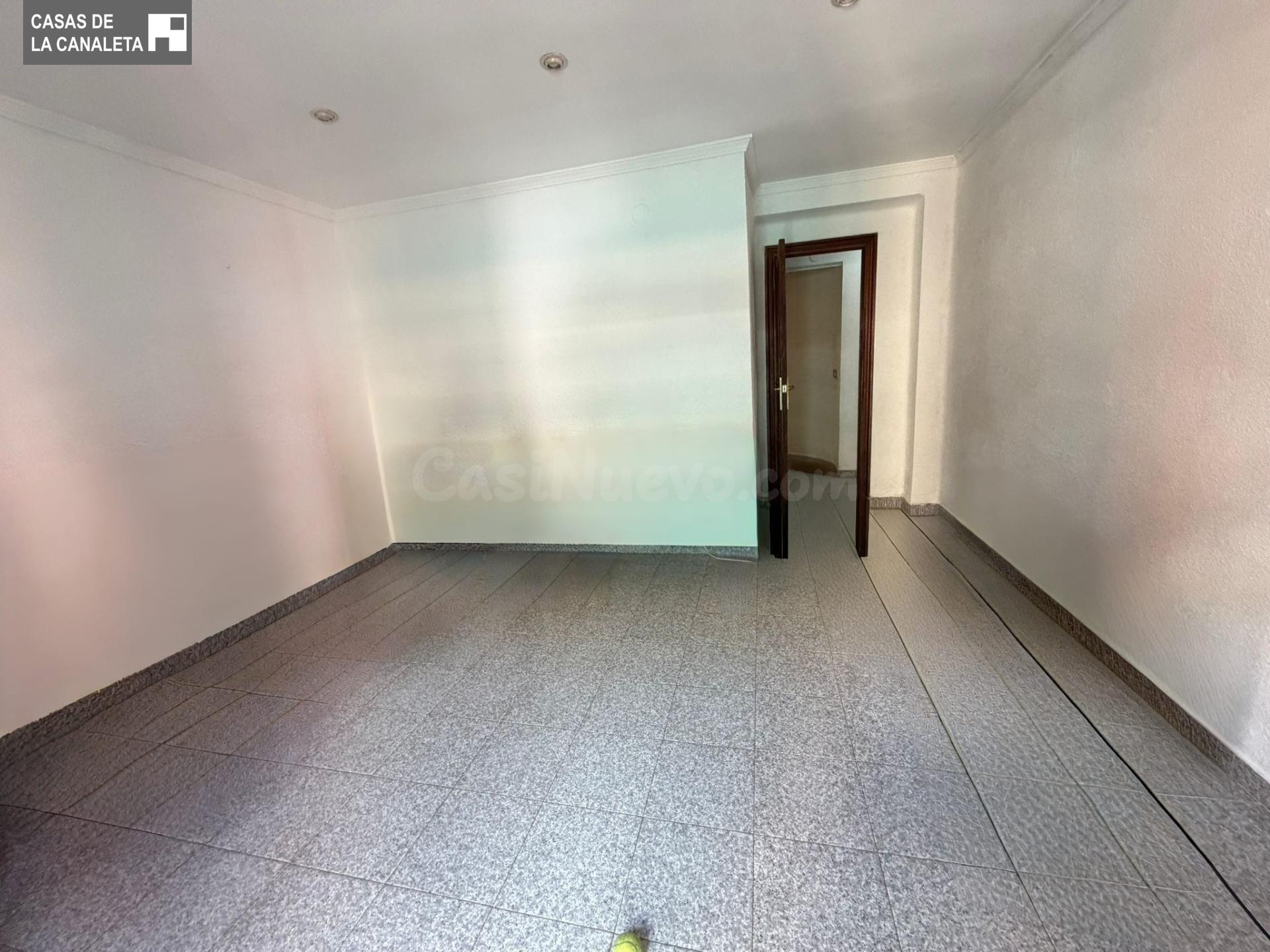 VIVIENDA CON ASCENSOR BUENA OPORTUNIDAD, NO LO DEJES ESCAPAR - foto 4