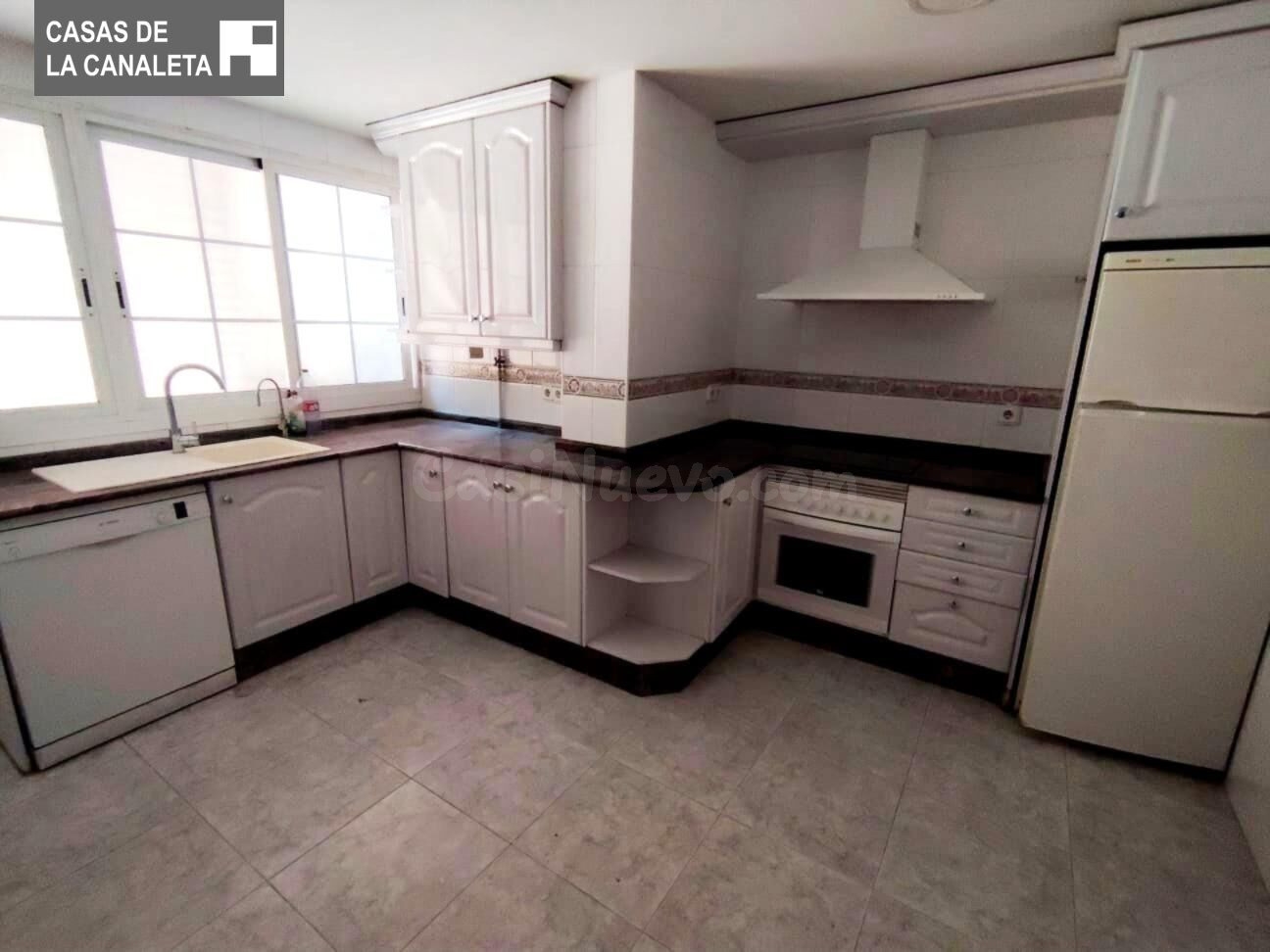 EXCELENTE VIVIENDA CON GARAJE Y TRASTERO, ZONA ALMACID
