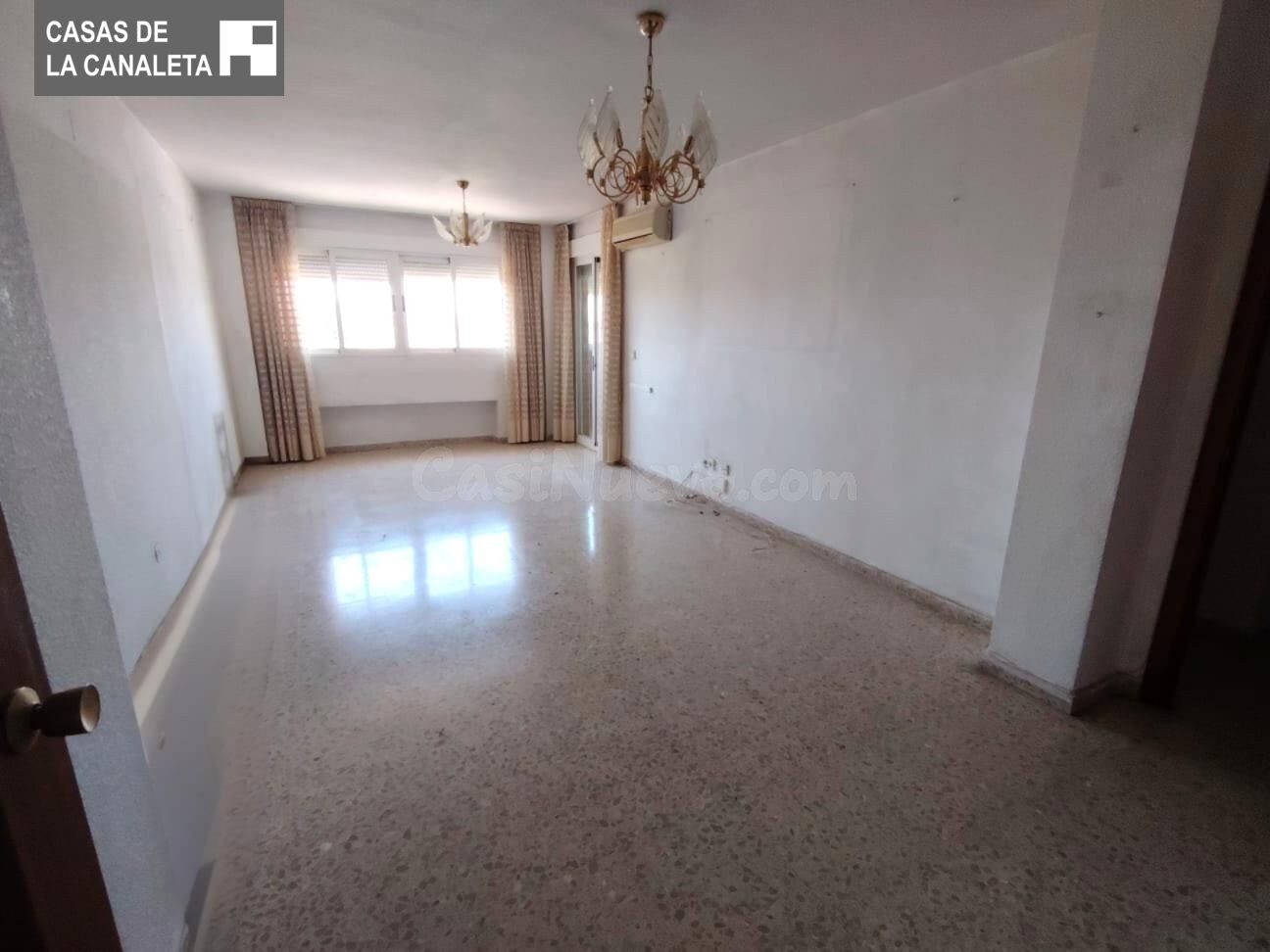 EXCELENTE VIVIENDA CON GARAJE Y TRASTERO, ZONA ALMACID - foto 2
