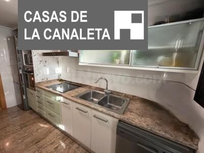 EXCELENTE VIVIENDA CON GARAJE INCLUIDO JUNTO PARQUE CABECERA