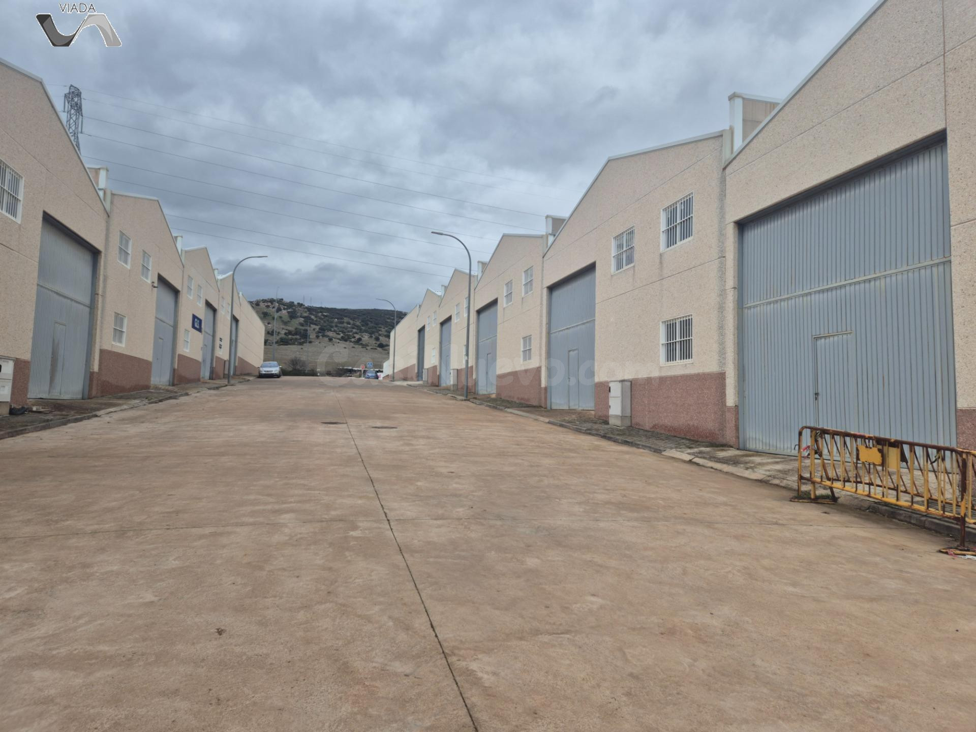 Nave industrial 400m² en alquiler - CALLE CÓRDOBA
