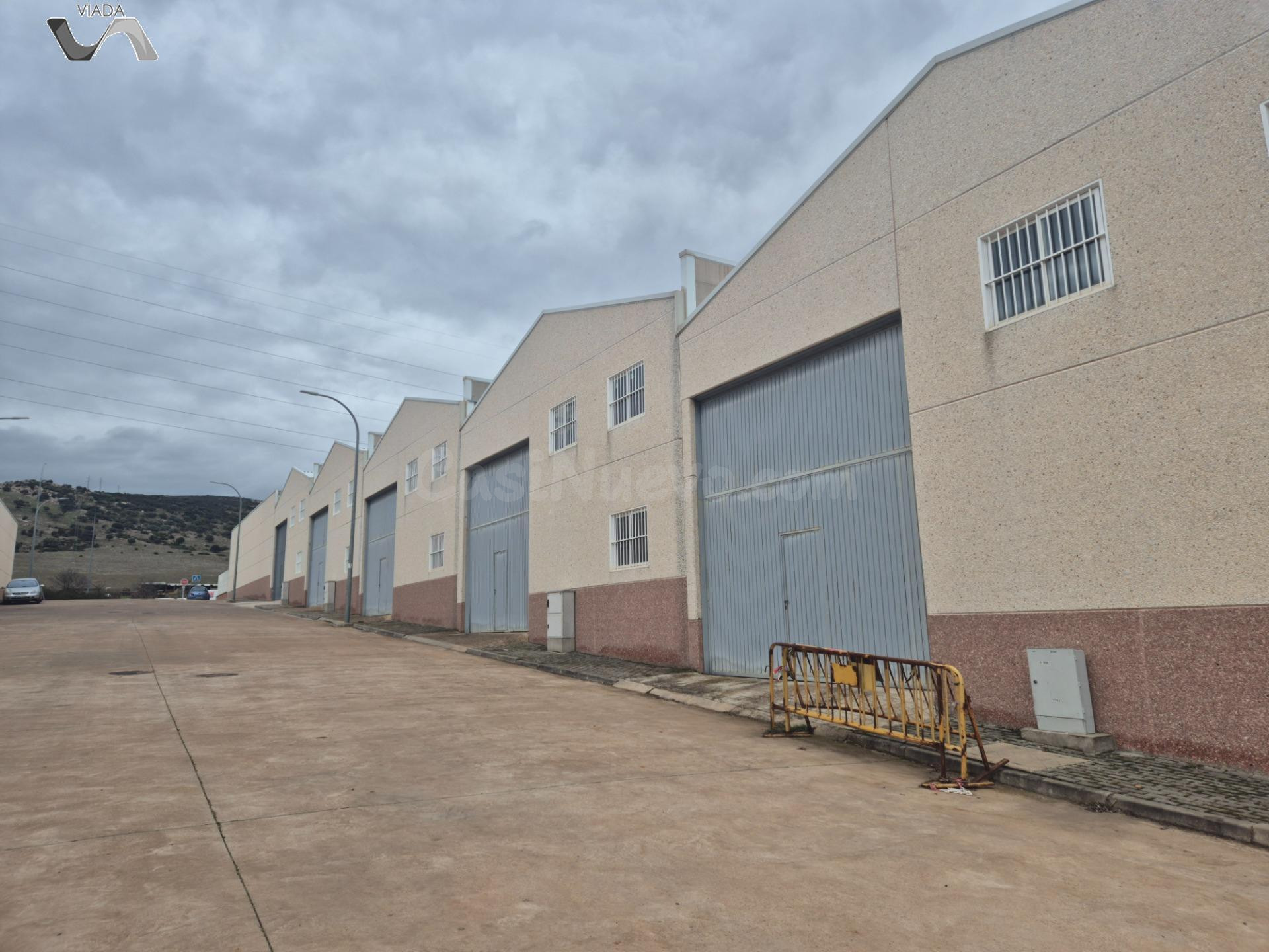 Nave industrial 400m² en alquiler - CALLE CÓRDOBA - foto 2