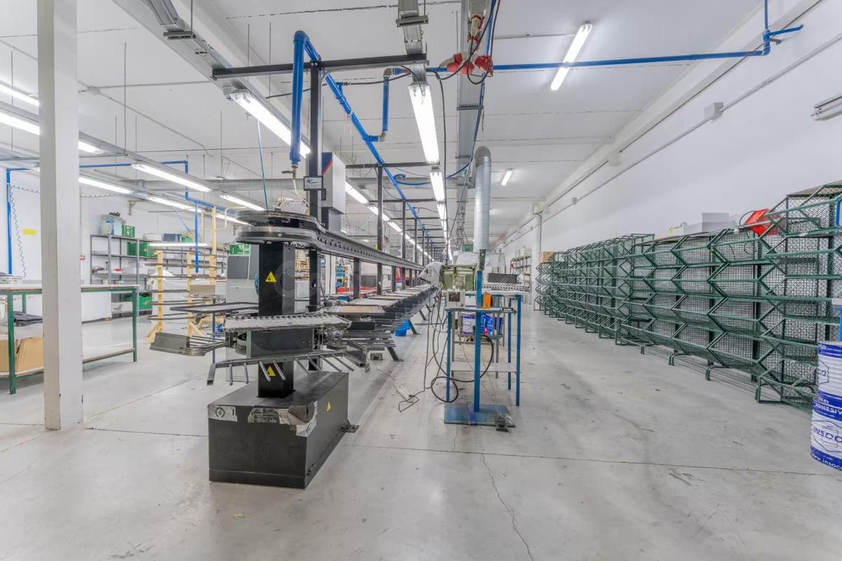 NAVE DE 1.370 M2 EN POL. TRES HERMANAS DE ASPE - foto 2