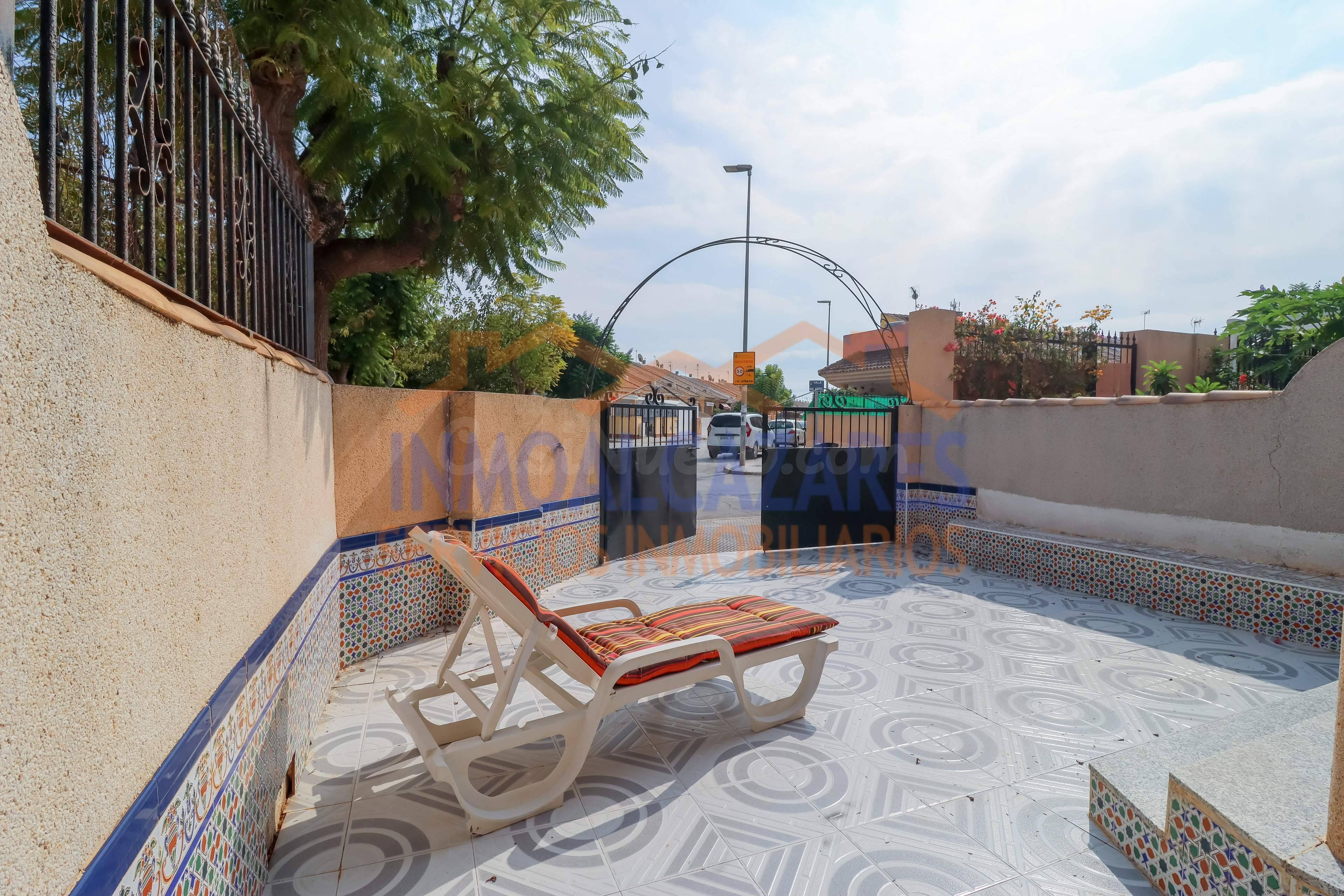 ESTUPENDO DÚPLEX DE 3 habitaciones Y JARDÍN. EN URB. LA NUEVA MARBELLA, LOS ALCAZARES, MURCIA. - foto 3