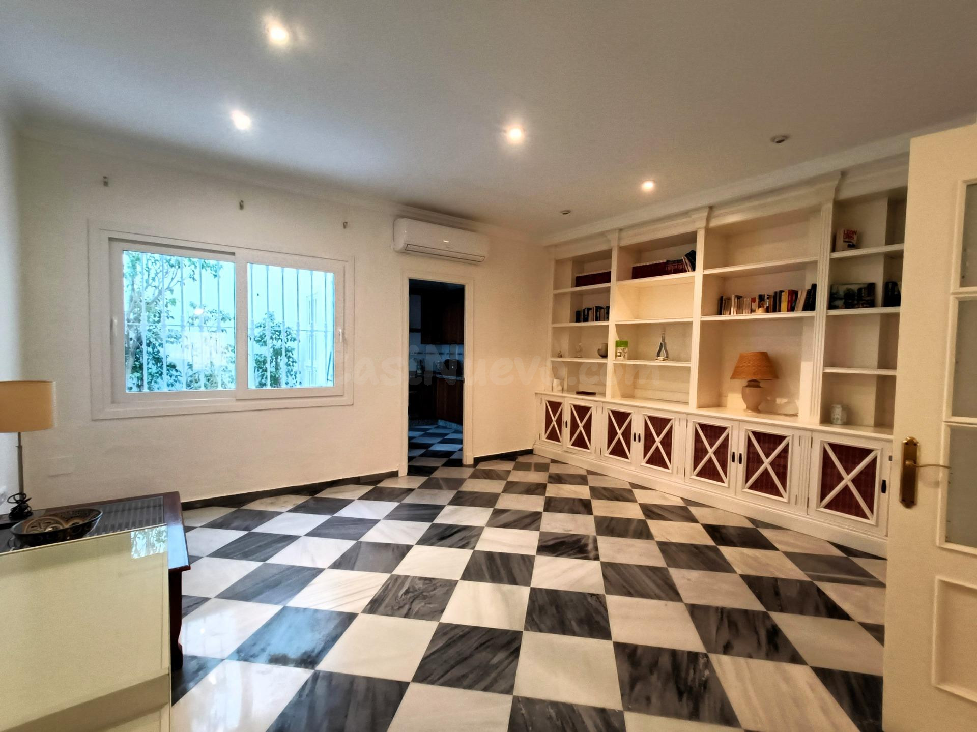 Vivienda unifamiliar en Chiclana - foto 3