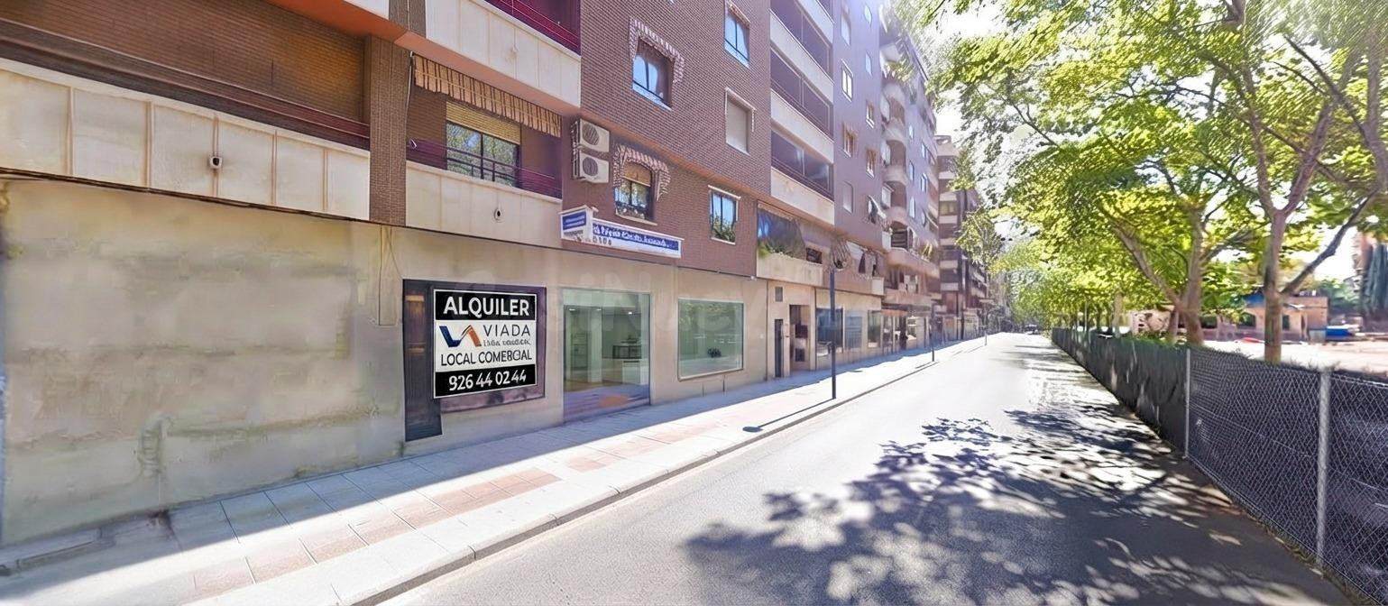 Local en Paseo San Gregorio