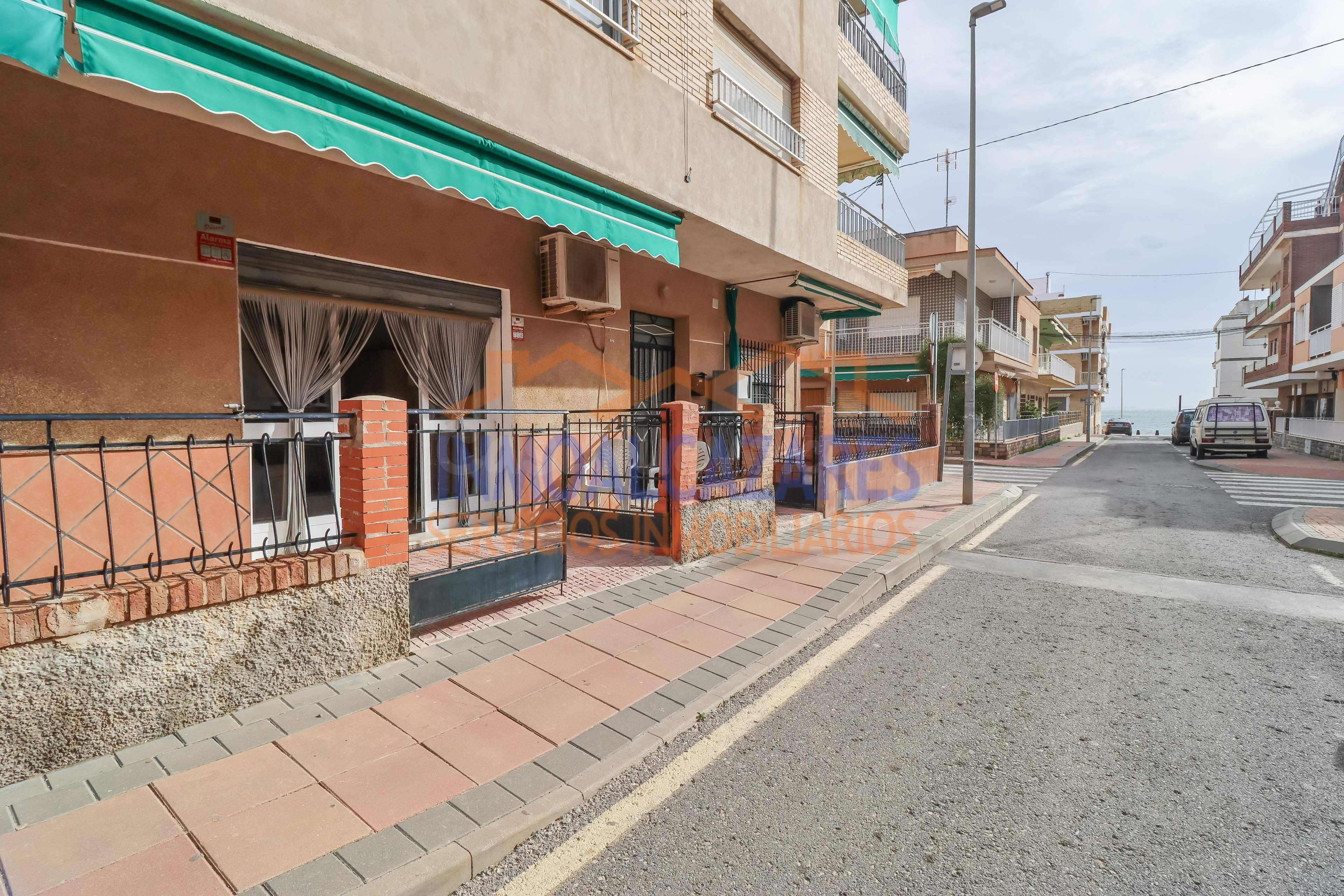 A 80M DE LA PLAYA, APARTAMENTO PLANTA BAJA DE 3 habitaciones Y TERRAZA EN LOS ALCÁZARES, MURCIA - foto 2
