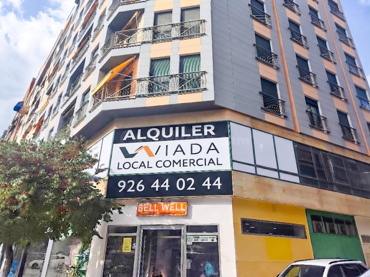 Local Comercial en Paseo San Gregorio - foto 2