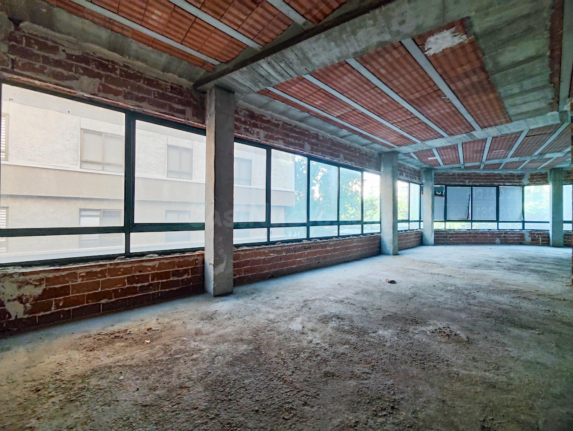 Local Comercial en Paseo San Gregorio - foto 4