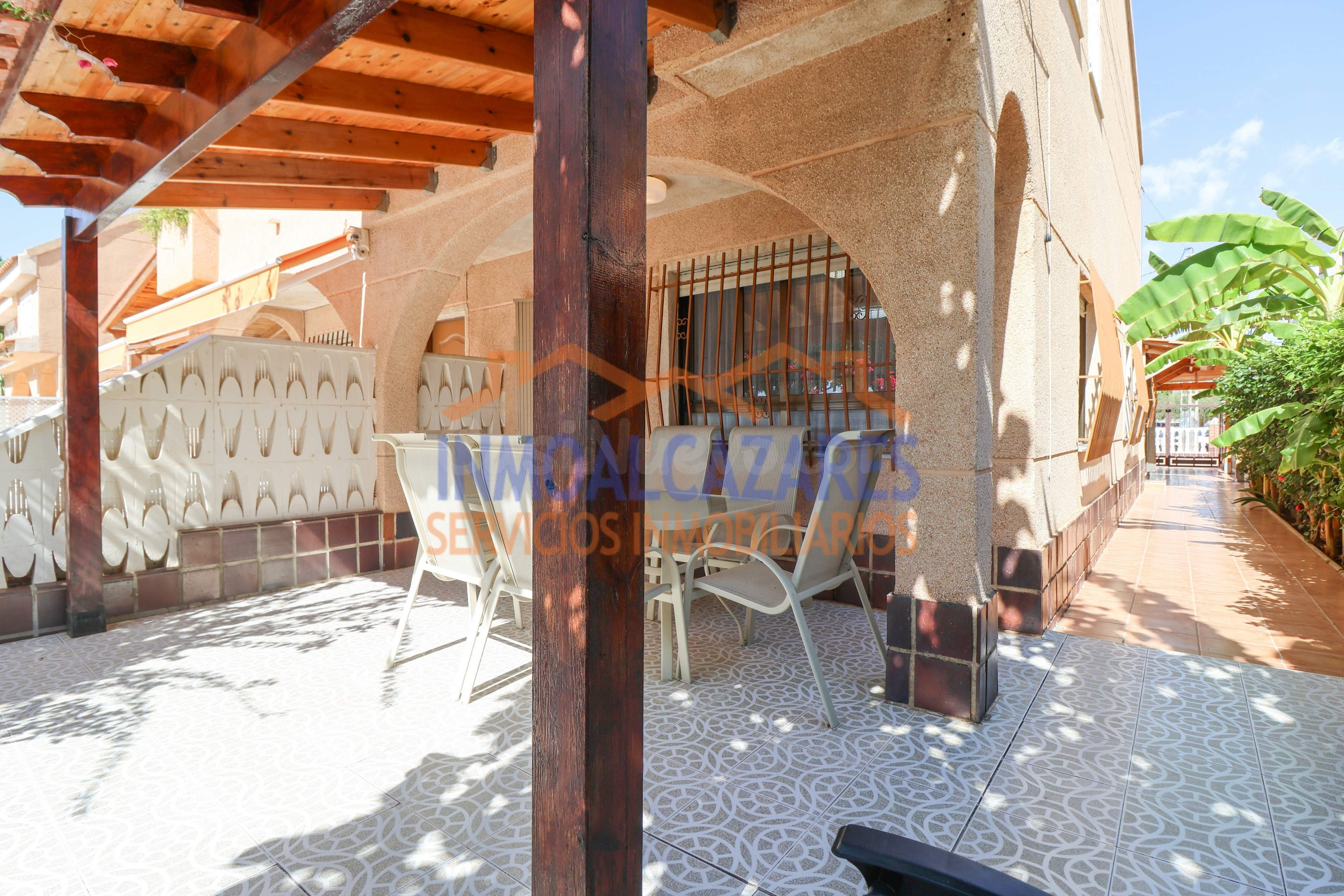 PAREADO TIPO DUPLEX DE 5 DORMITORIOS, 2 BAÑOS Y JARDÍN CON VISTAS, EN PRIMERA LÍNEADE PLAYA. EN LOS NAREJOS, MURCIA - foto 5