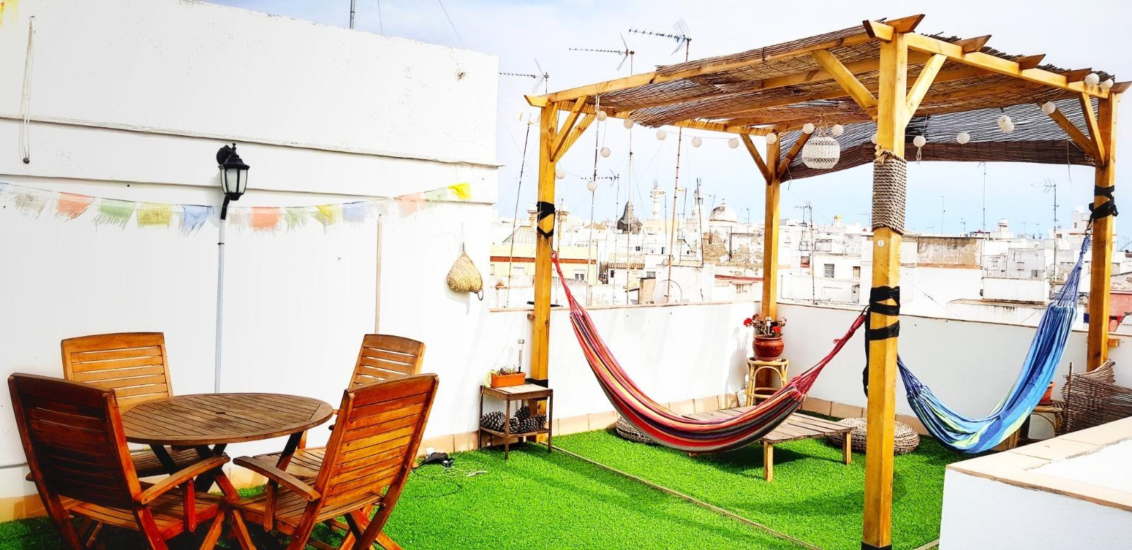 Atico con terraza en pleno corazón de Cádiz - foto 2