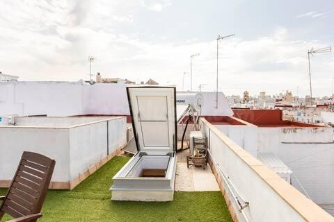 Atico con terraza en pleno corazón de Cádiz - foto 5