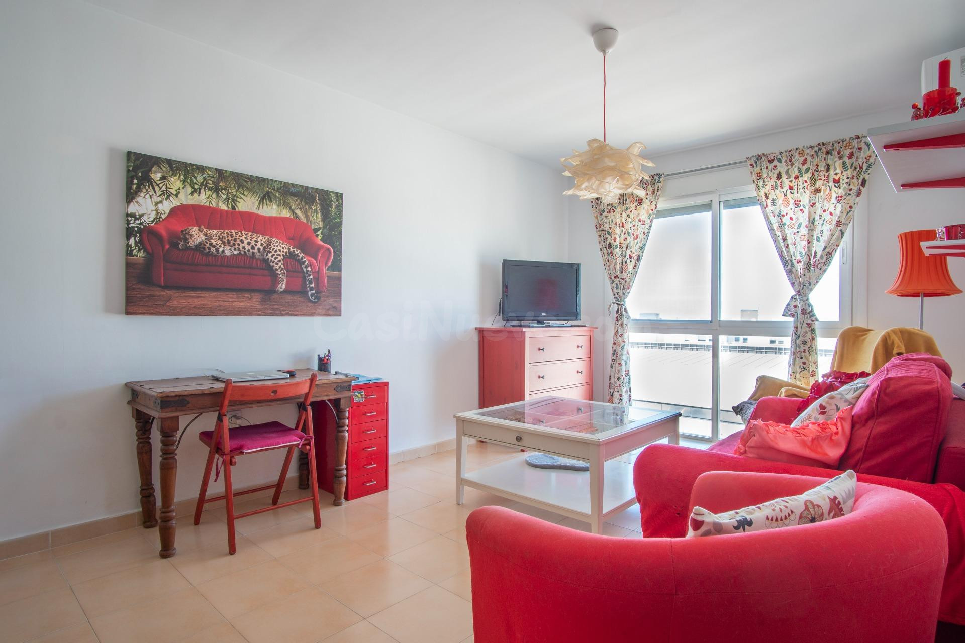 Piso en venta con una terraza solarium de 60m2 y plaza de aparcamiento mas trastero - foto 4