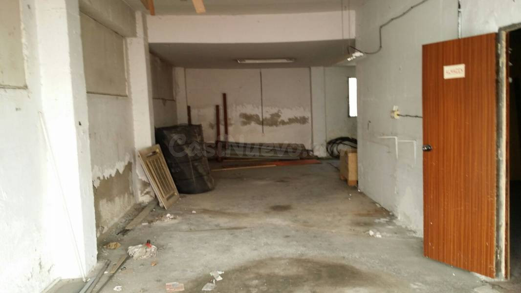 Gran local comercial de 180 m2 con tres escaparates junton a - foto 3