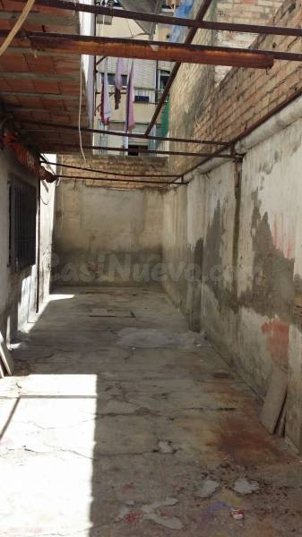 Gran local comercial de 180 m2 con tres escaparates junton a - foto 5