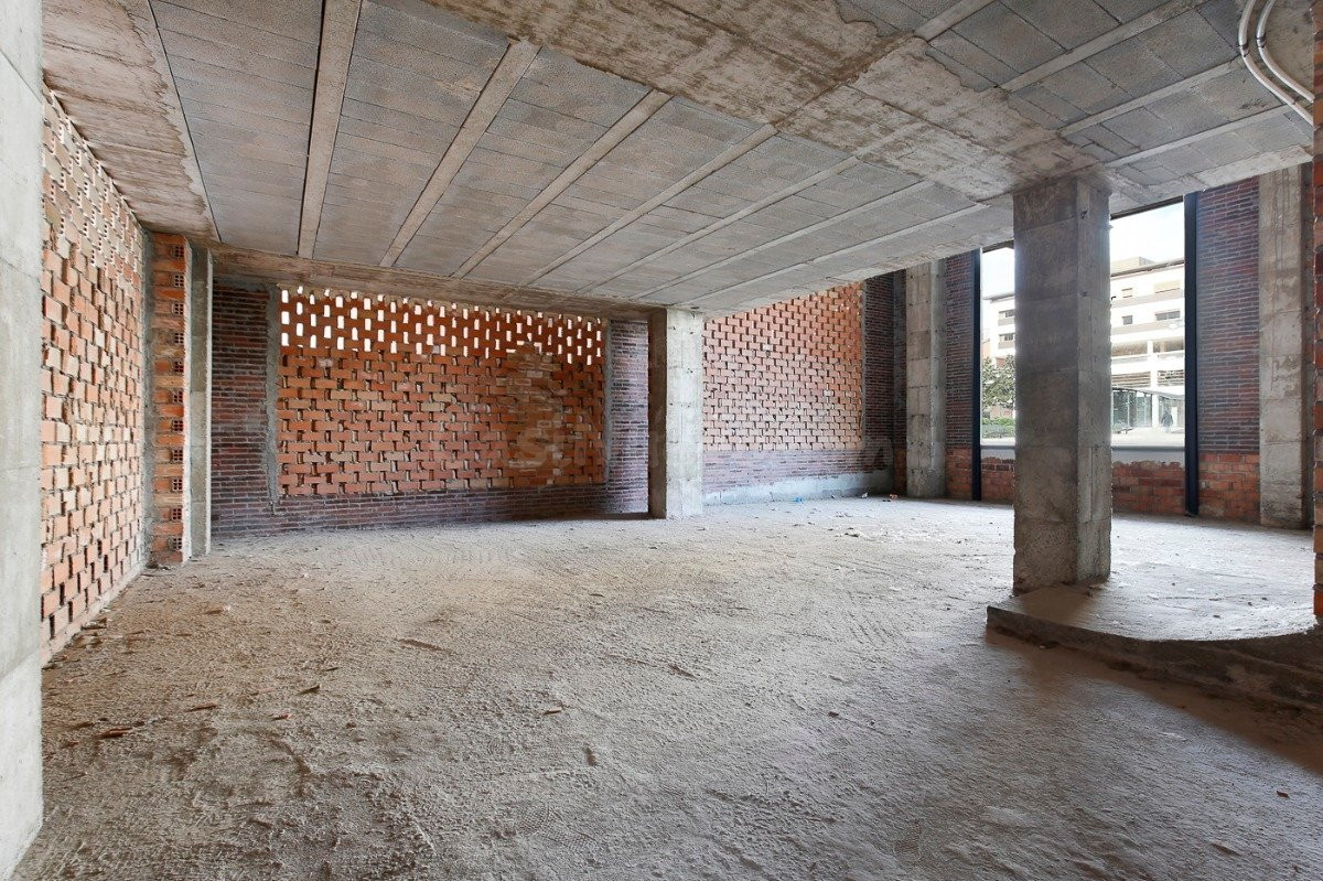 Oportunidad de inversión en local comercial al lado de Const - foto 4