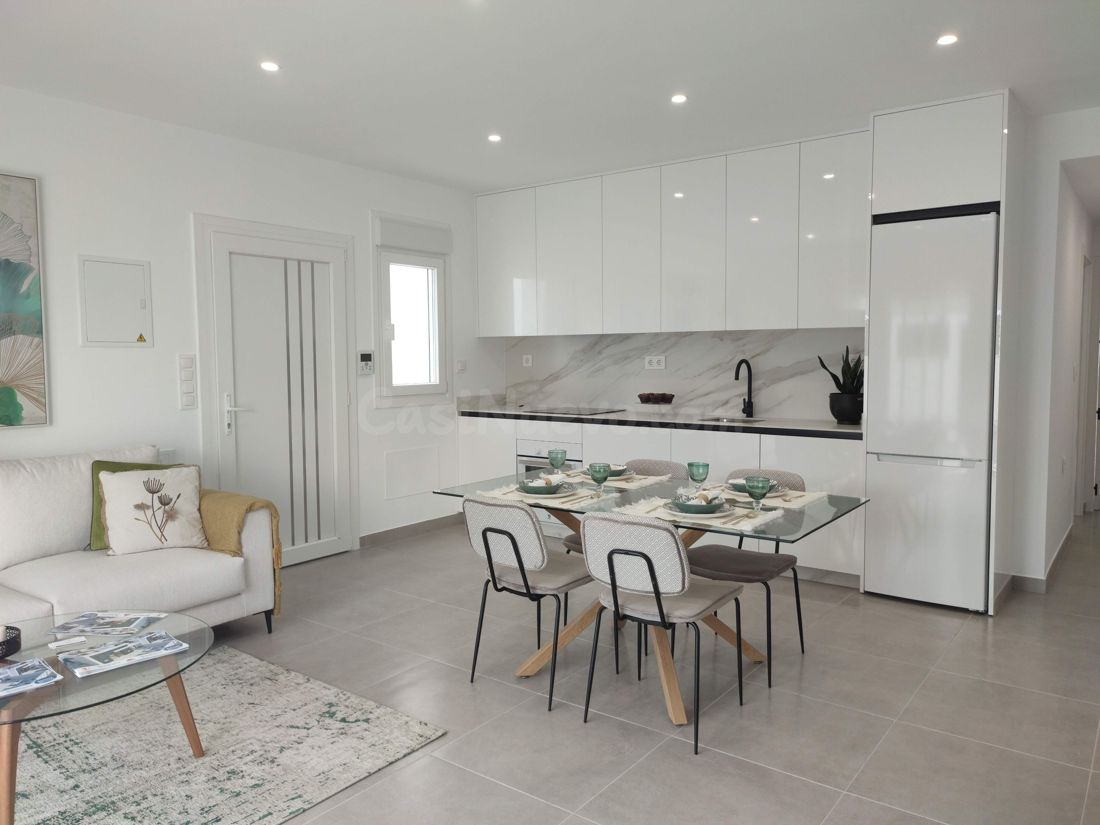 VILLA DE OBRA NUEVA CON 3 DORMITORIOS,2 BAÑOS, SOLÁRIUM Y PI - foto 5