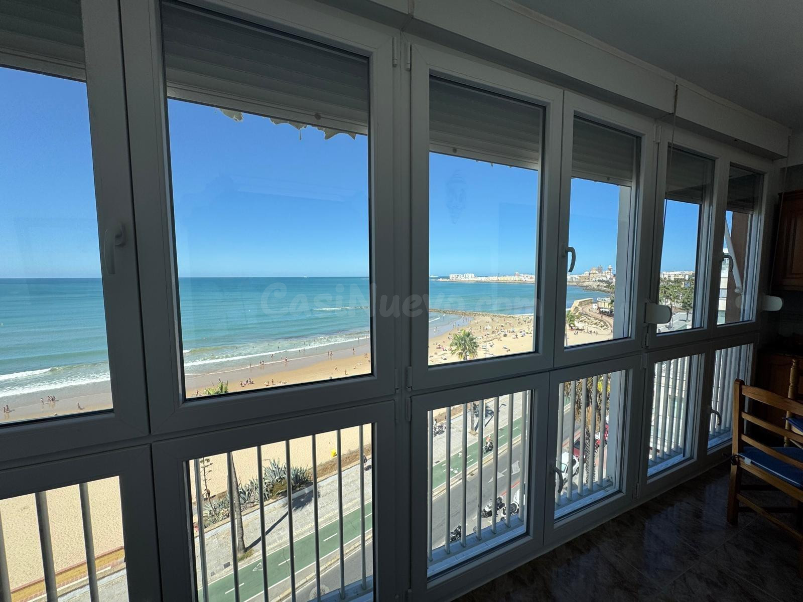 Piso frontal al mar en alquiler por temporada. - foto 3