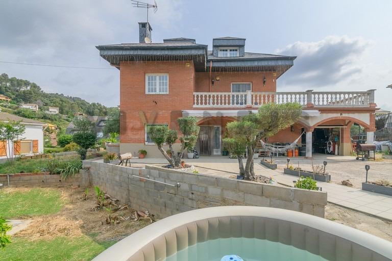 CASA A CORBERA DE LLOBREGAT · ESPAI, COMODITAT I QUALITAT DE - foto 3