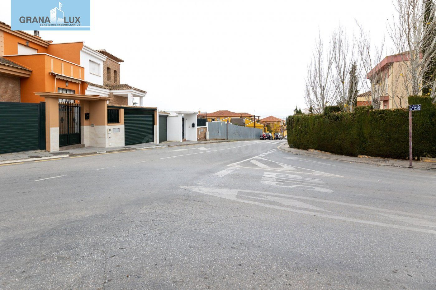 Venta de solar con proyecto de 2 casas pareadas en Ogíjares 
