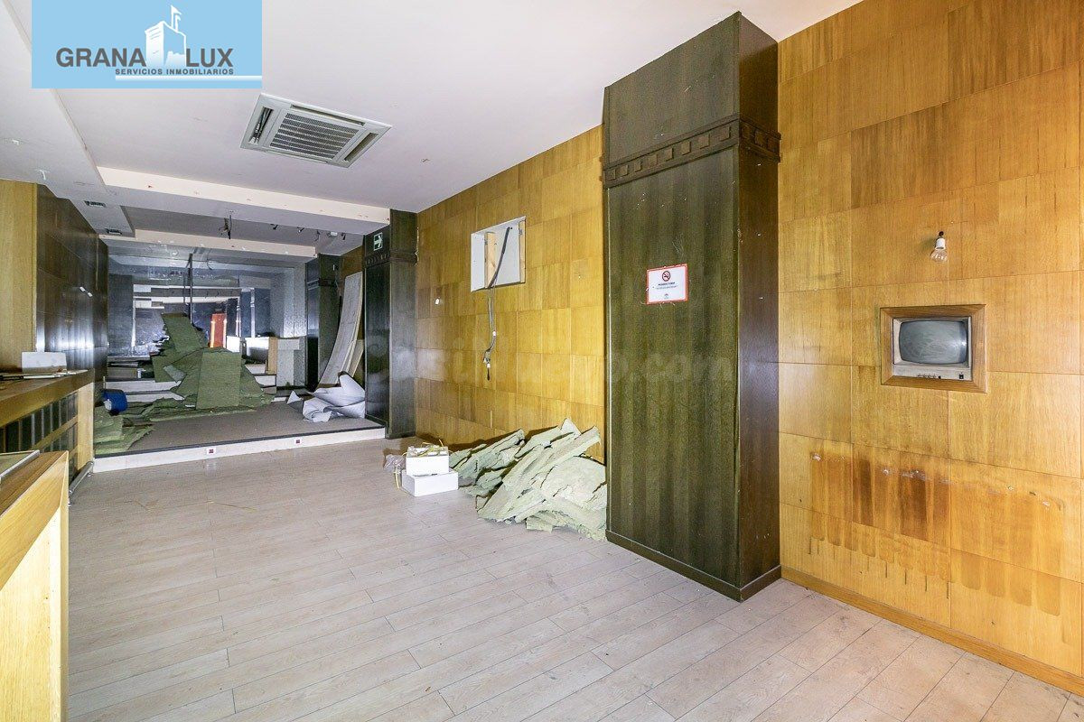 Local comercial en Calle Pintor López Mezquita - foto 2