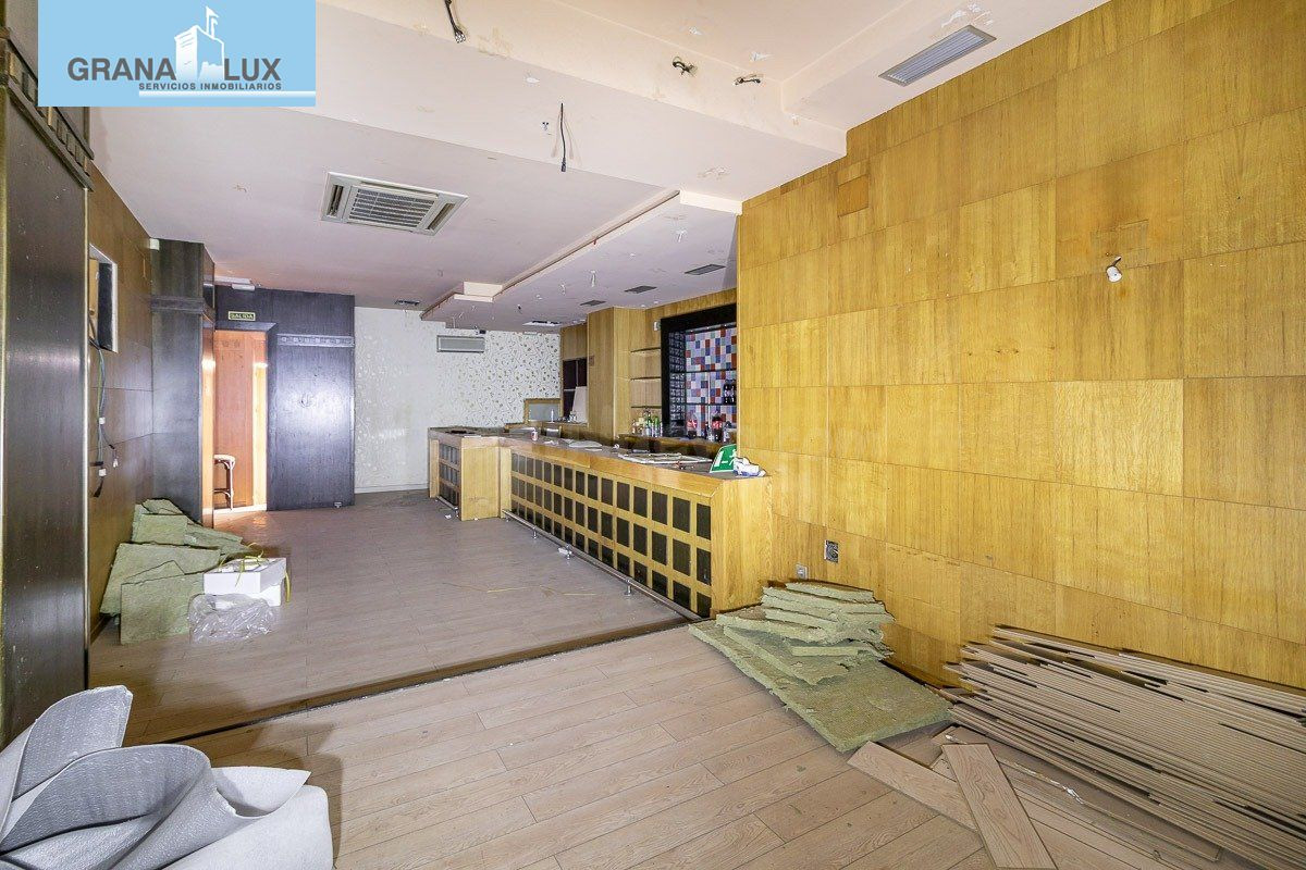Local comercial en Calle Pintor López Mezquita - foto 3