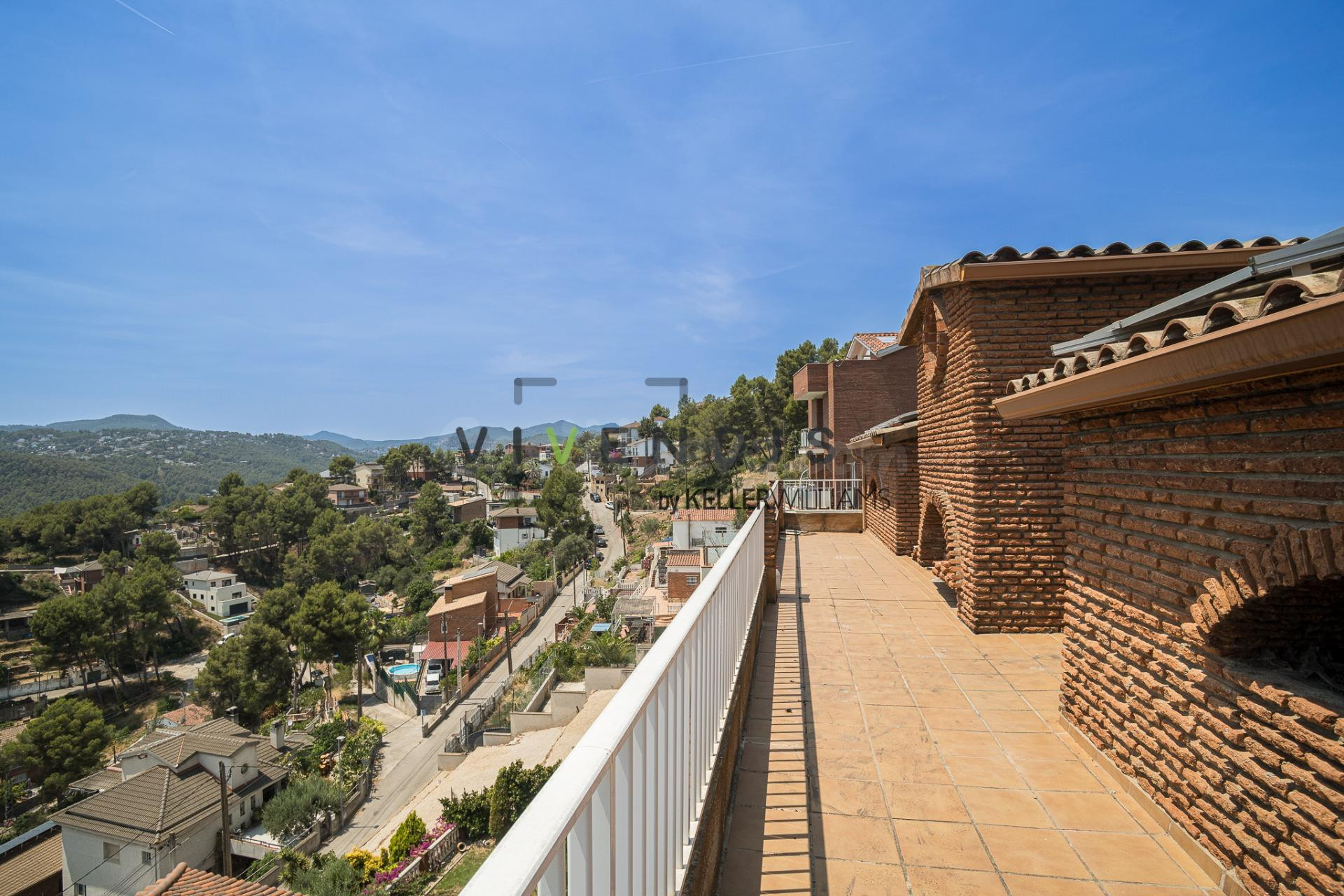 CASA REFORMADA EN CREU SUSSALBA · CORBERA DE LLOBREGAT
