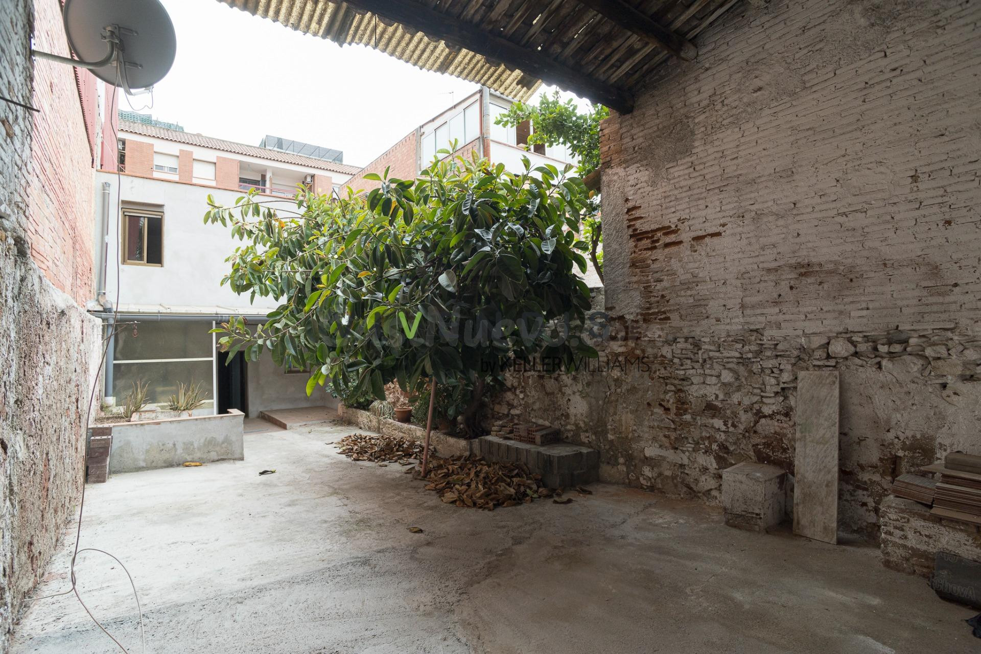 CASA DE PUEBLO DE 1900 EN EL CENTRO DE SANT ANDREU DE LA BAR