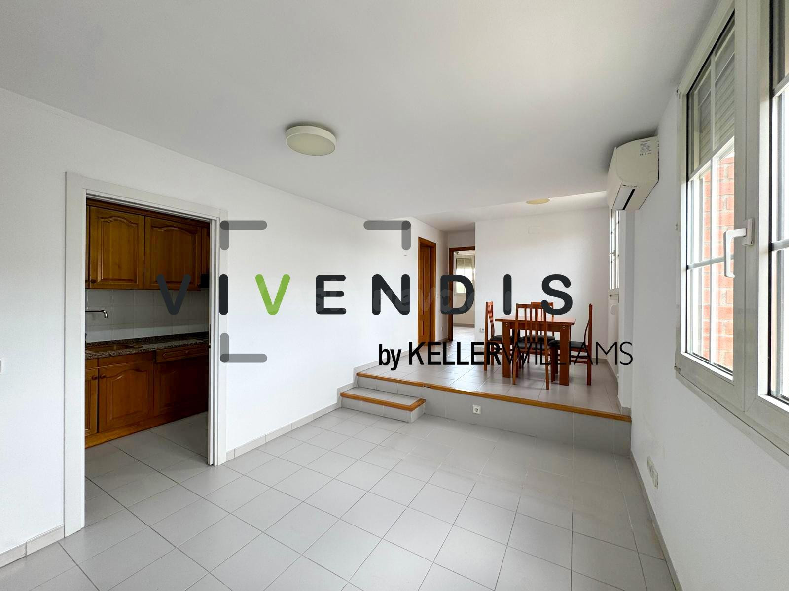 PISO DE 2 habitaciones CON ASCENSOR + PARKING EN SANT ANDREU - foto 2