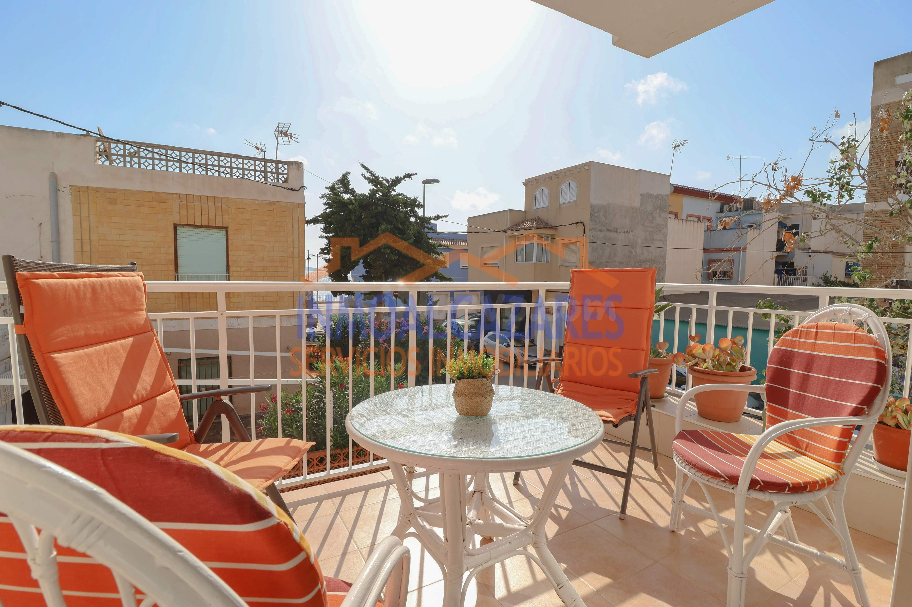 APARTAMENTO DE 3 habitaciones, 1 BAÑO Y SOLARIUM PRIVADO. A 