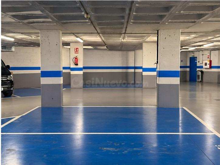 Plaza de parking en venta en Sant Andreu de la Barca - foto 2