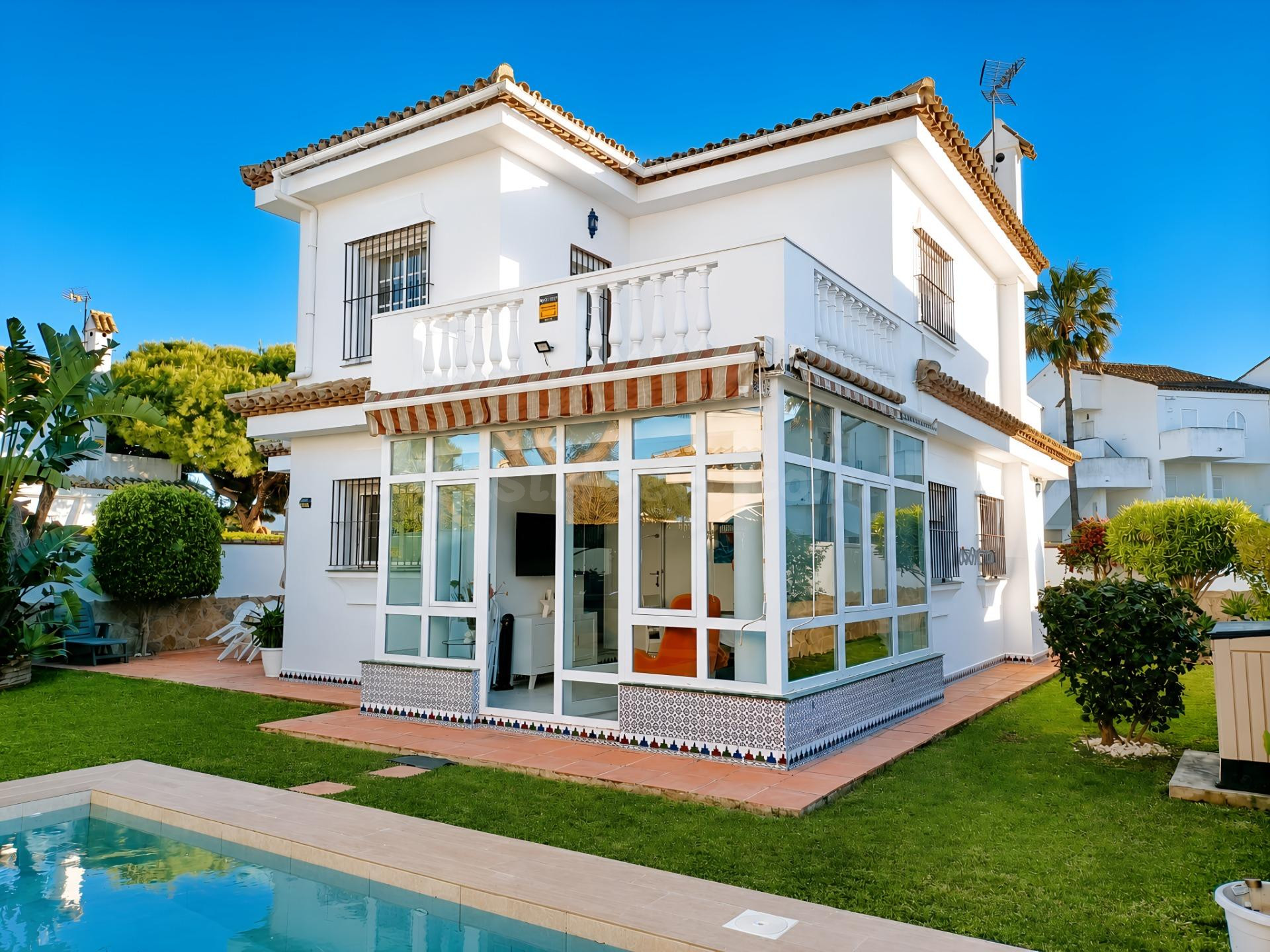 ESPECTACULAR CHALET EN COSTA SANCTI PETRI