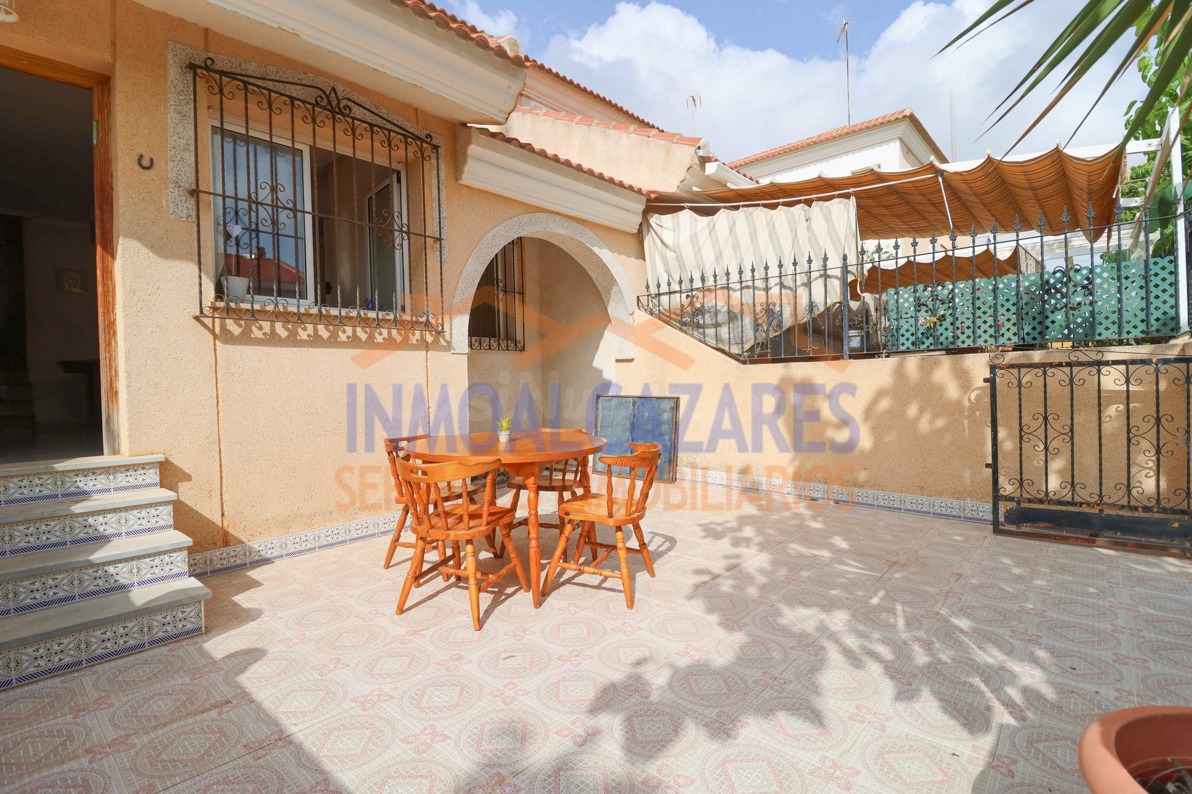 DUPLEX DE 3 habitaciones, JARDIN, Y PATIO. EN LOS NAREJOS, L - foto 3
