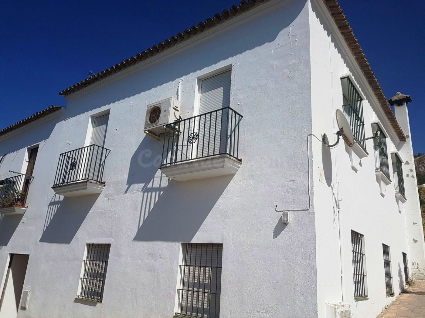 SE VENDE LOCAL  EN ZAHARA DE LA SIERRA