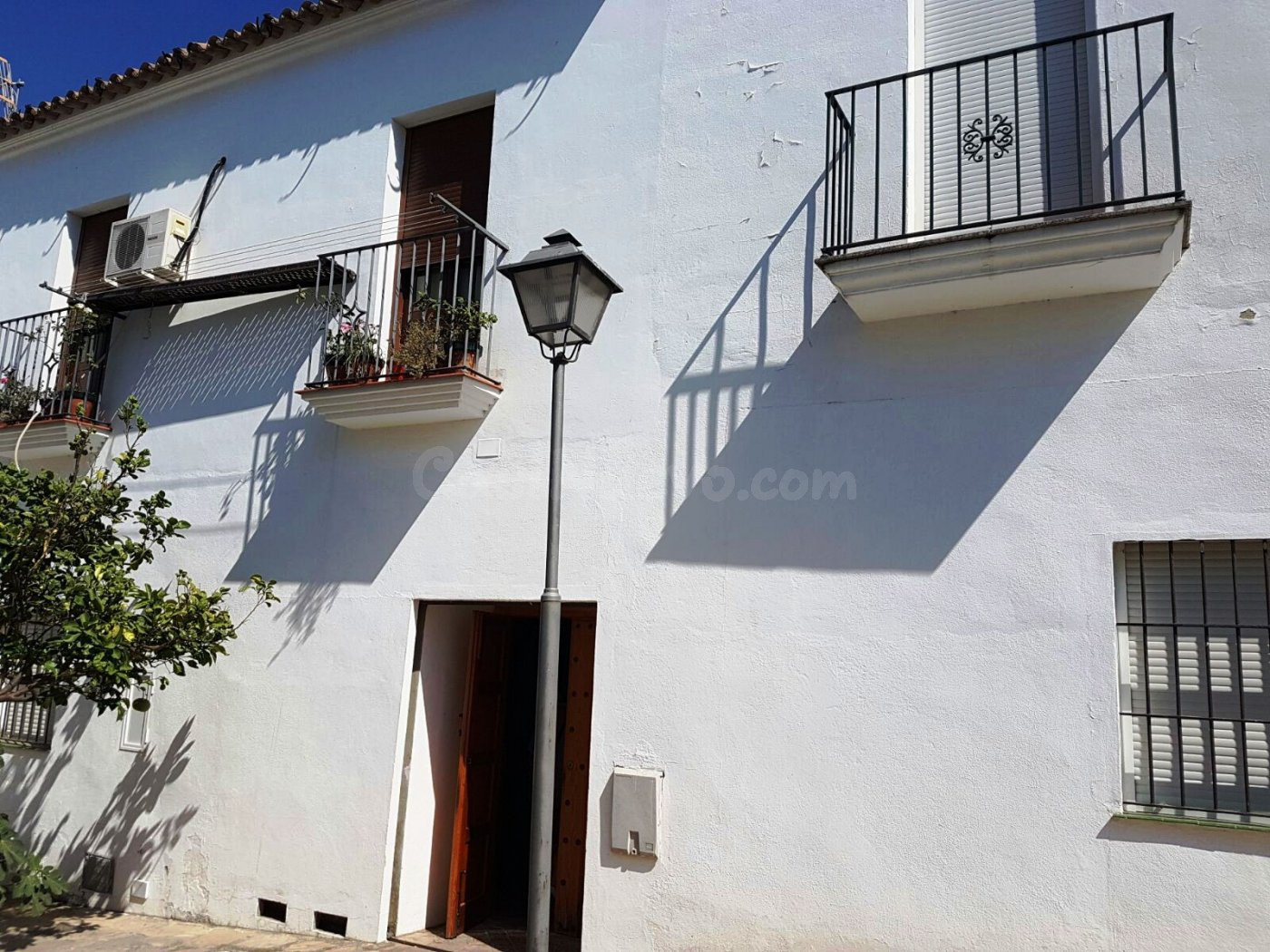 SE VENDE LOCAL  EN ZAHARA DE LA SIERRA - foto 2