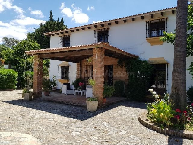 SE VENDE FINCA CON CASA RURAL EN JIMENA DE LA FRONTERA