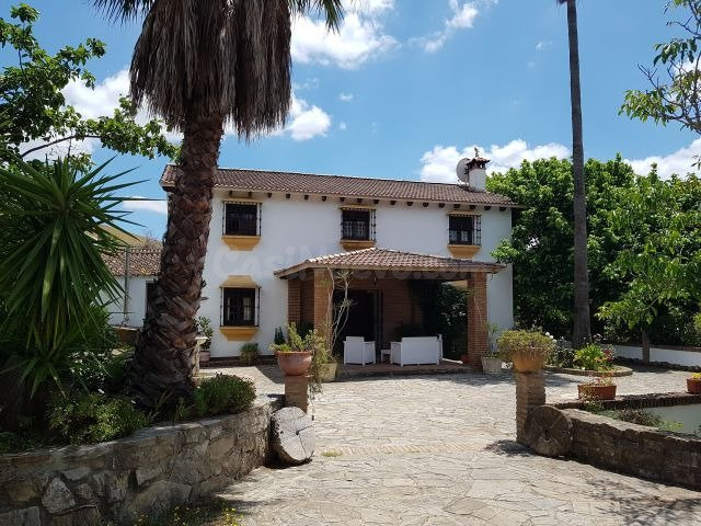 SE VENDE FINCA CON CASA RURAL EN JIMENA DE LA FRONTERA - foto 2